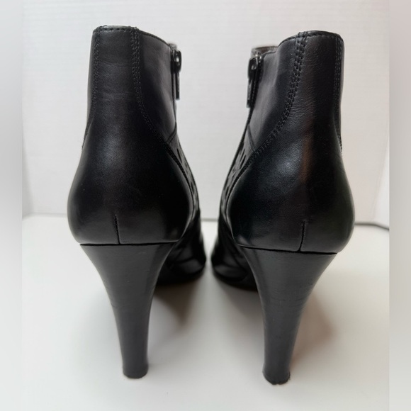 Victor Alfaro Harrison Black Heeled Leather Ankle Booties Cutout Detail Size 10 - Picture 7 of 15